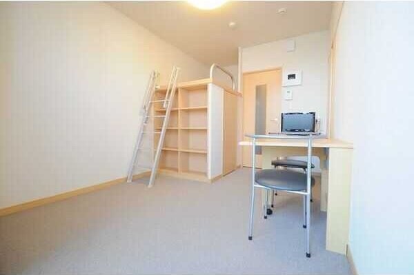 レオパレスイーズプレイスの物件内観写真