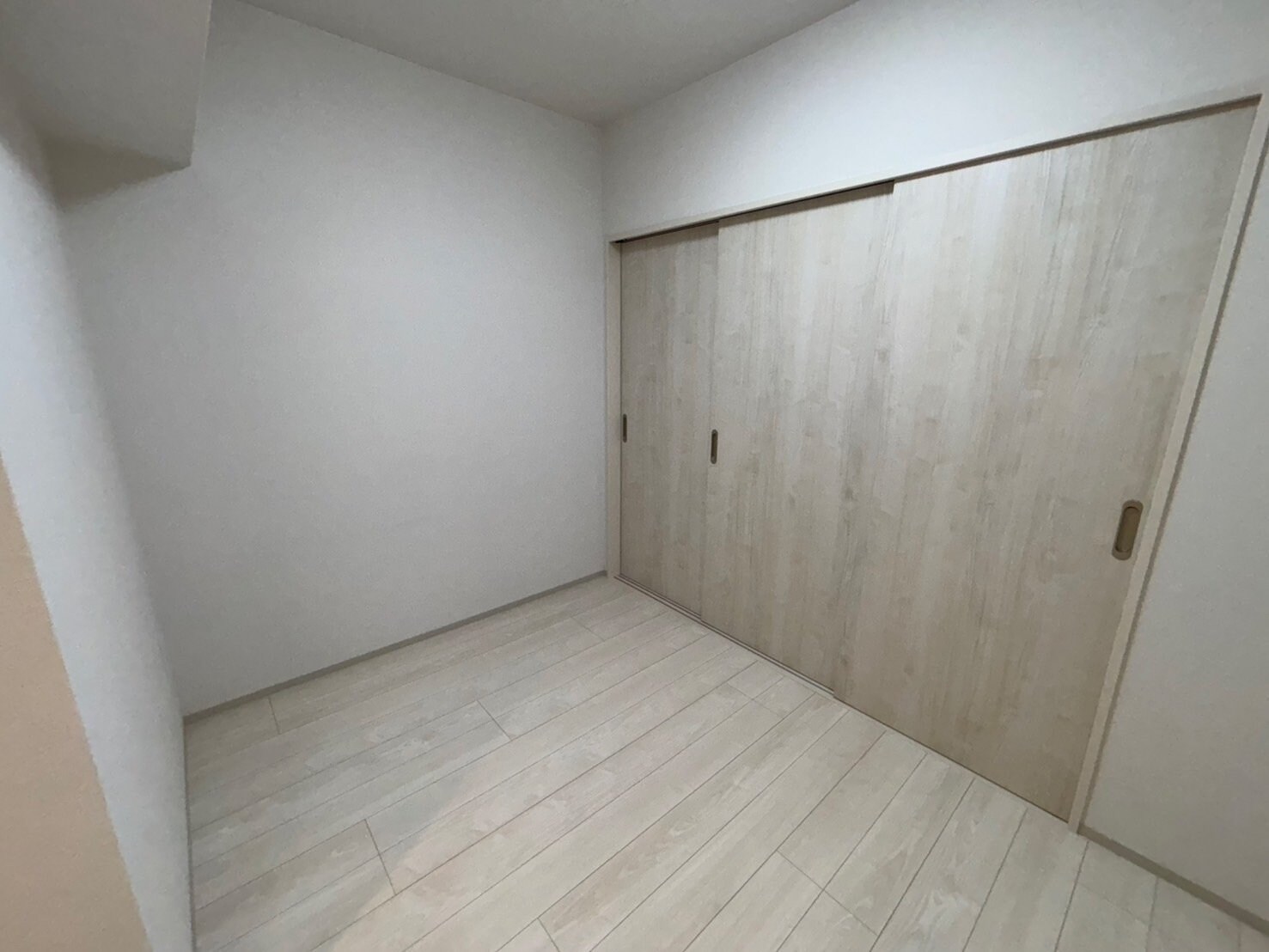 ライブガーデン江坂IXの物件内観写真