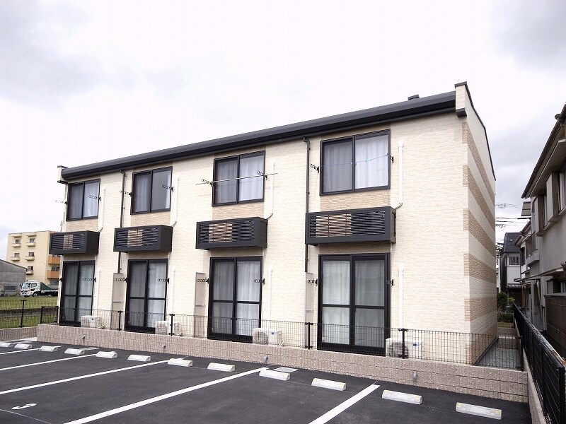 レオパレスＢＥＬＩＳＴＡ鳥飼の物件外観写真