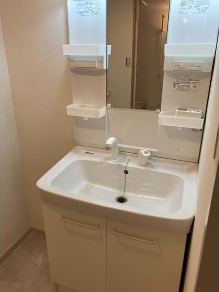 三恵上新庄ハイツの物件内観写真