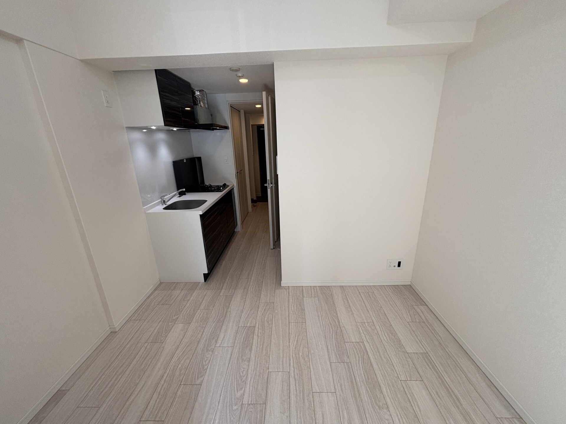 クレストコート江坂垂水町の物件内観写真