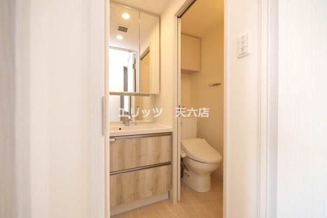 シーズンフラッツ梅田EASTの物件内観写真