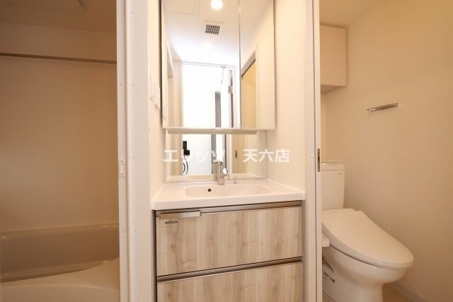 シーズンフラッツ梅田EASTの物件内観写真