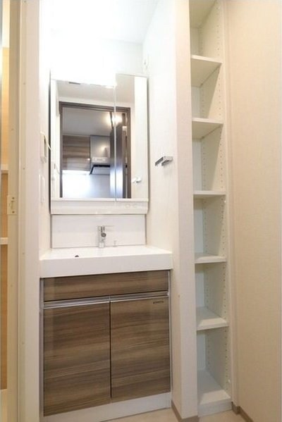 コンフォリア・リヴ新大阪Qの物件内観写真