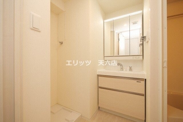 シーズンフラッツ梅田NORTHの物件内観写真