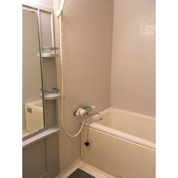 フォレステージュ江坂垂水町の物件内観写真