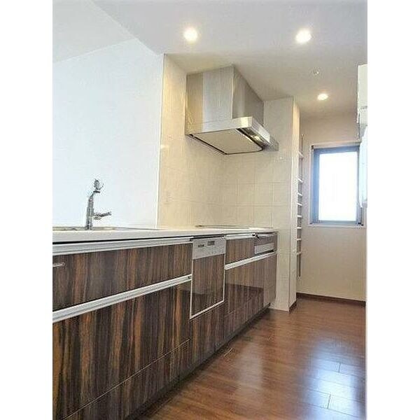 ミリカ・ヒルズ　2街区の物件内観写真