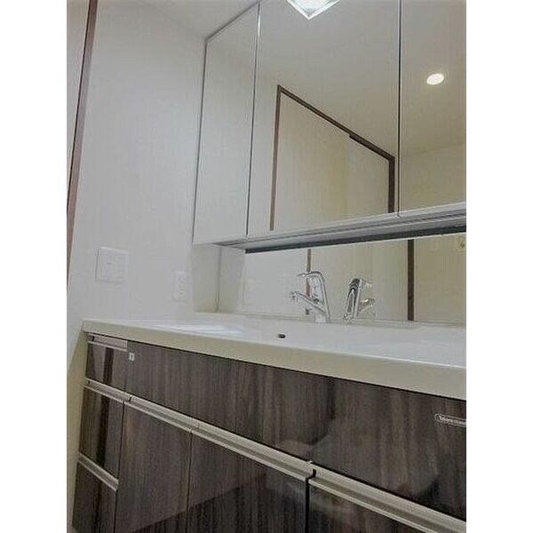 ミリカ・ヒルズ　2街区の物件内観写真