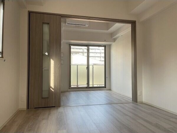 エスリードレジデンス江坂垂水町の物件内観写真