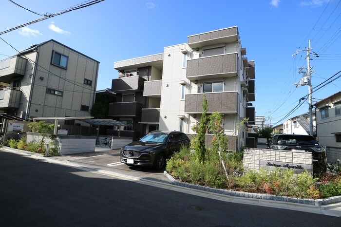 セリューアグレアブルの物件外観写真