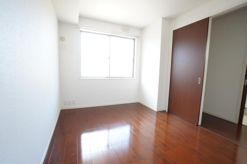 ローズタウンIIIの物件内観写真