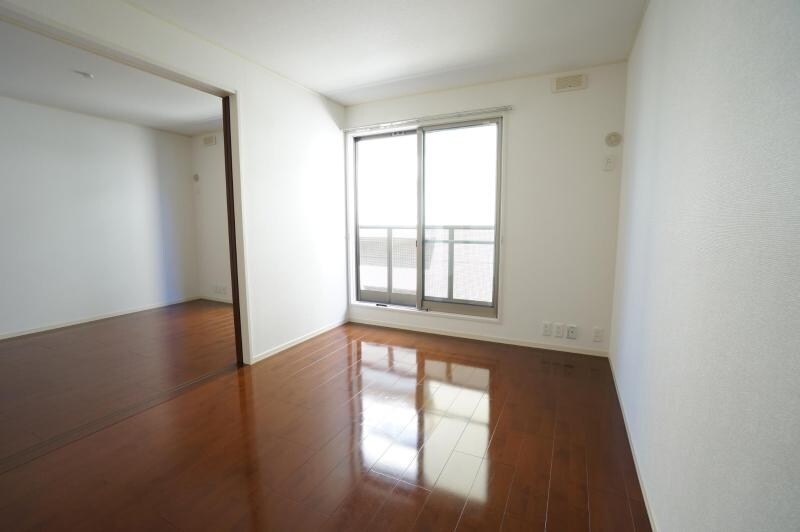 ローズタウンIIIの物件内観写真