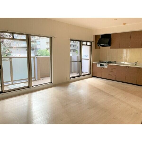 アーバンパーク緑地公園の物件内観写真