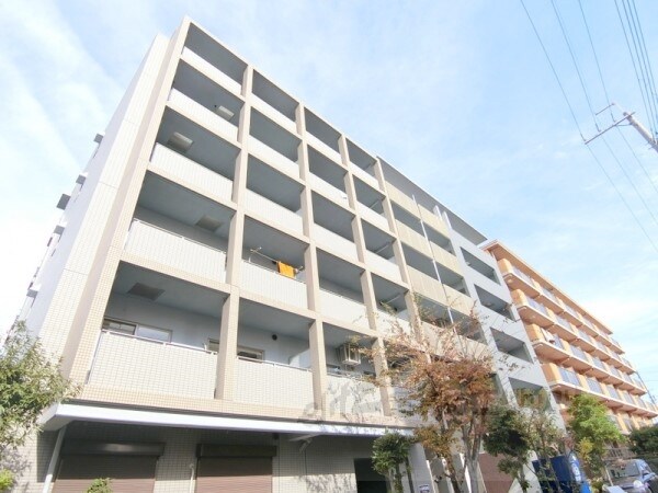 グランデパイースの物件外観写真