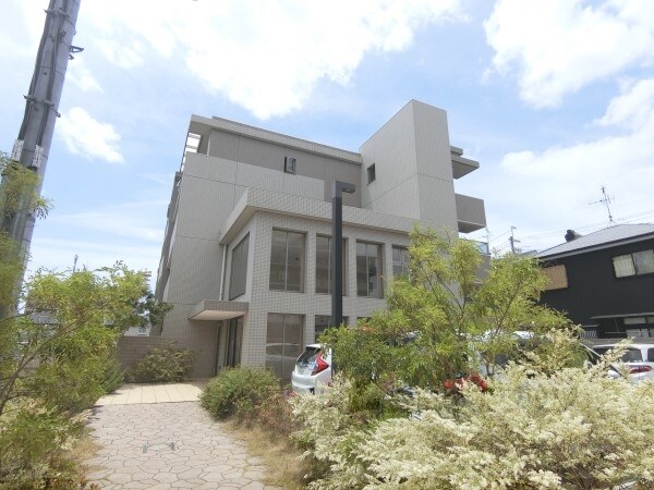 クレセントコートの物件外観写真