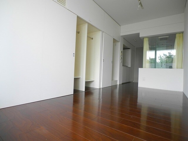 カスタリア市ヶ谷の物件内観写真