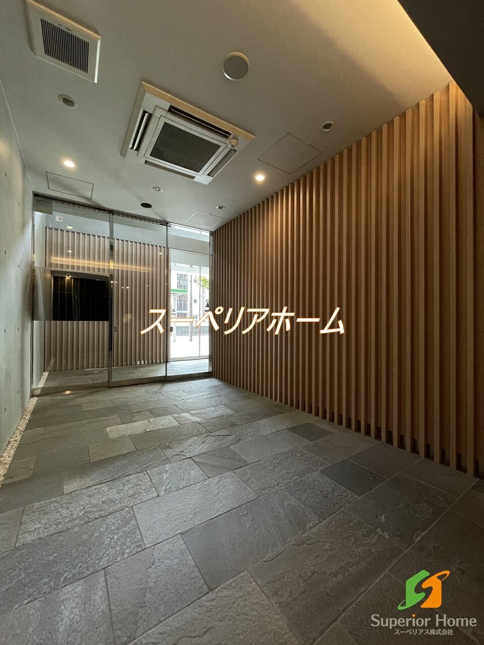 Totsu Residence Kaminarimonの物件内観写真