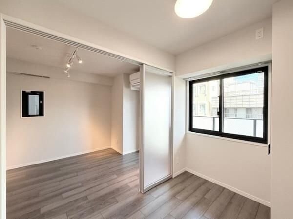 La Perla Yotsuyaの物件内観写真