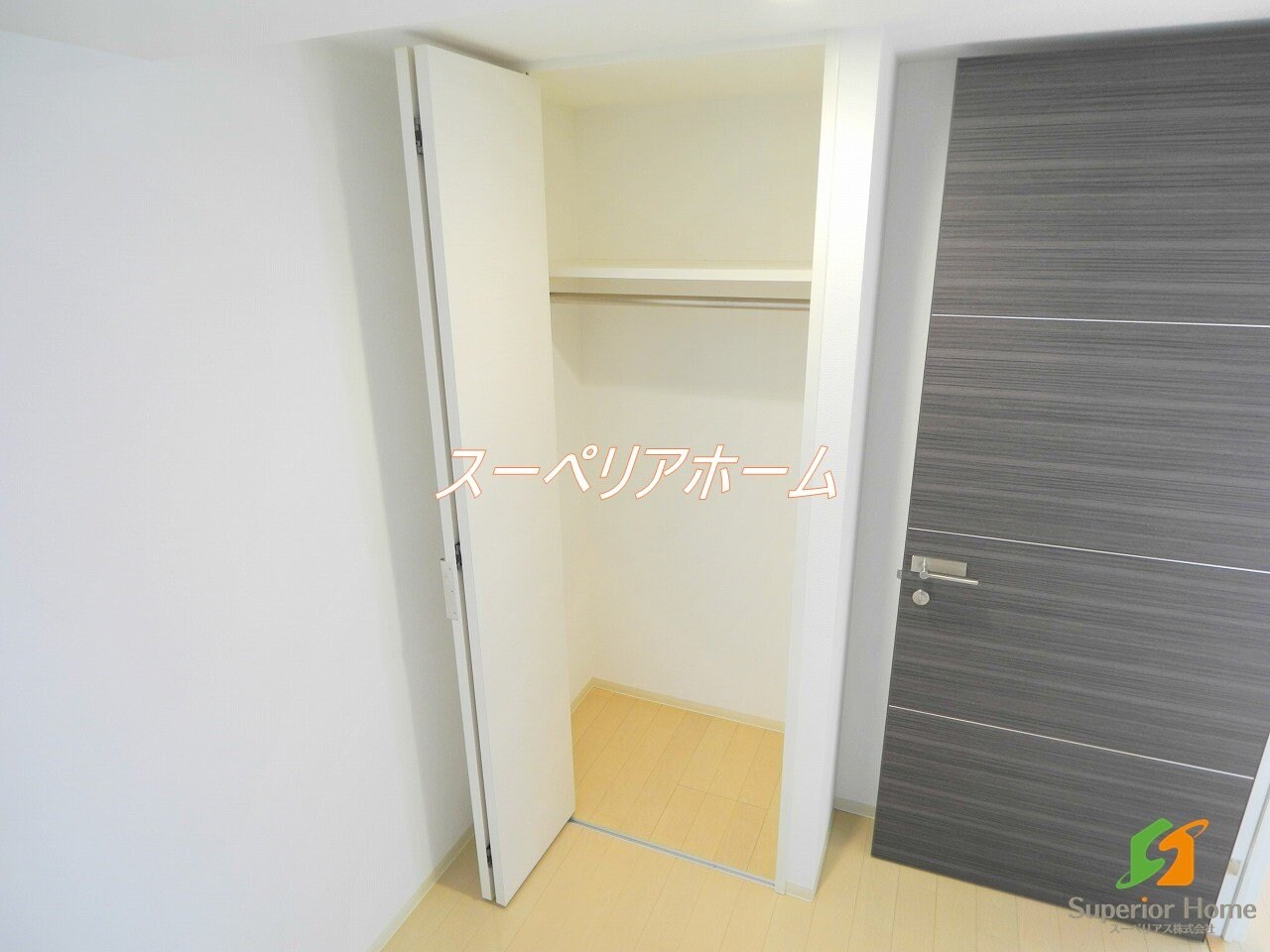 コスモリード新宿余丁町の物件内観写真