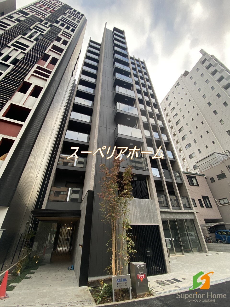 ROOTs Shinjuku Wakamatsuchoの物件外観写真