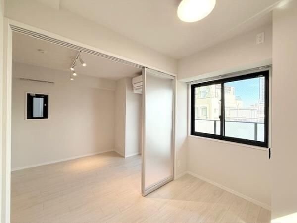 La Perla Yotsuyaの物件内観写真