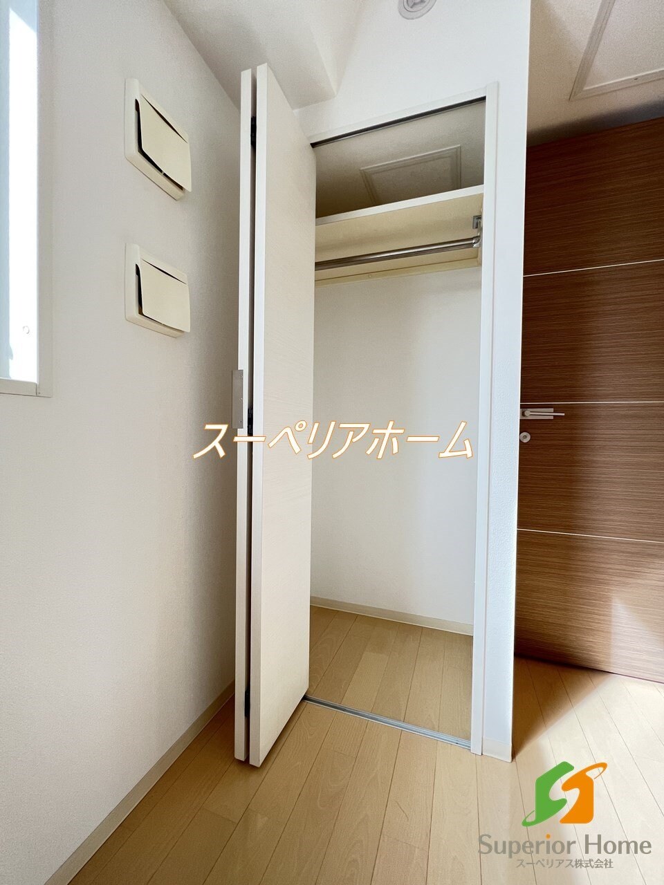 コスモリード新宿余丁町の物件内観写真