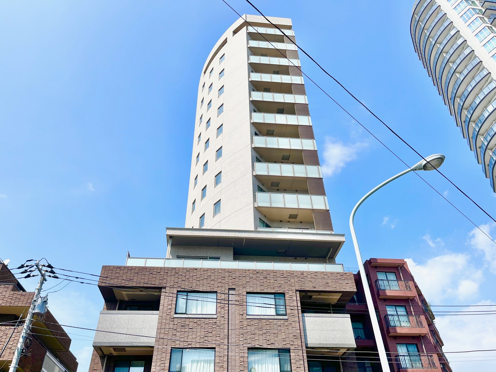 アルティスコート南青山の物件外観写真