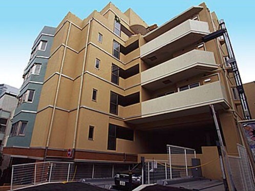 パークアクシス明治神宮前の物件外観写真