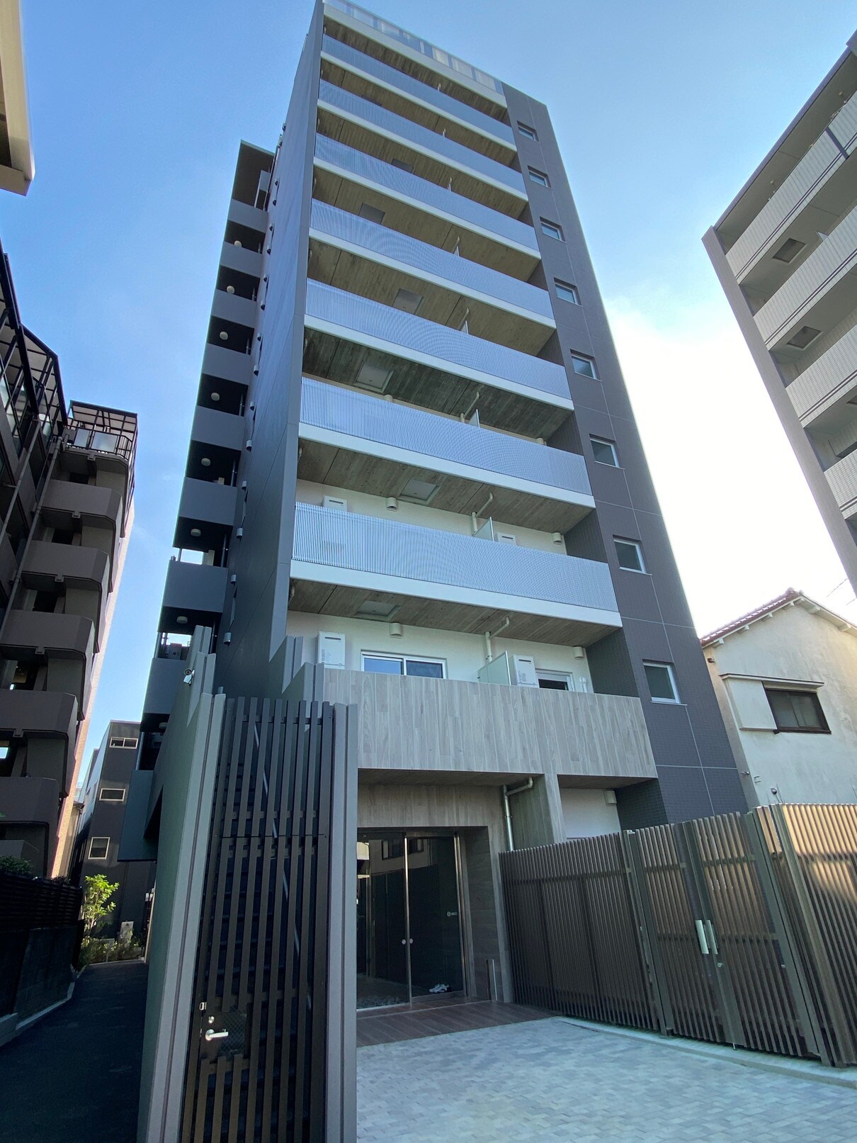 コンフォリア南千住の物件外観写真