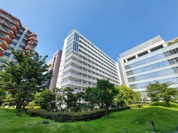 コンフォリア東新宿の物件外観写真