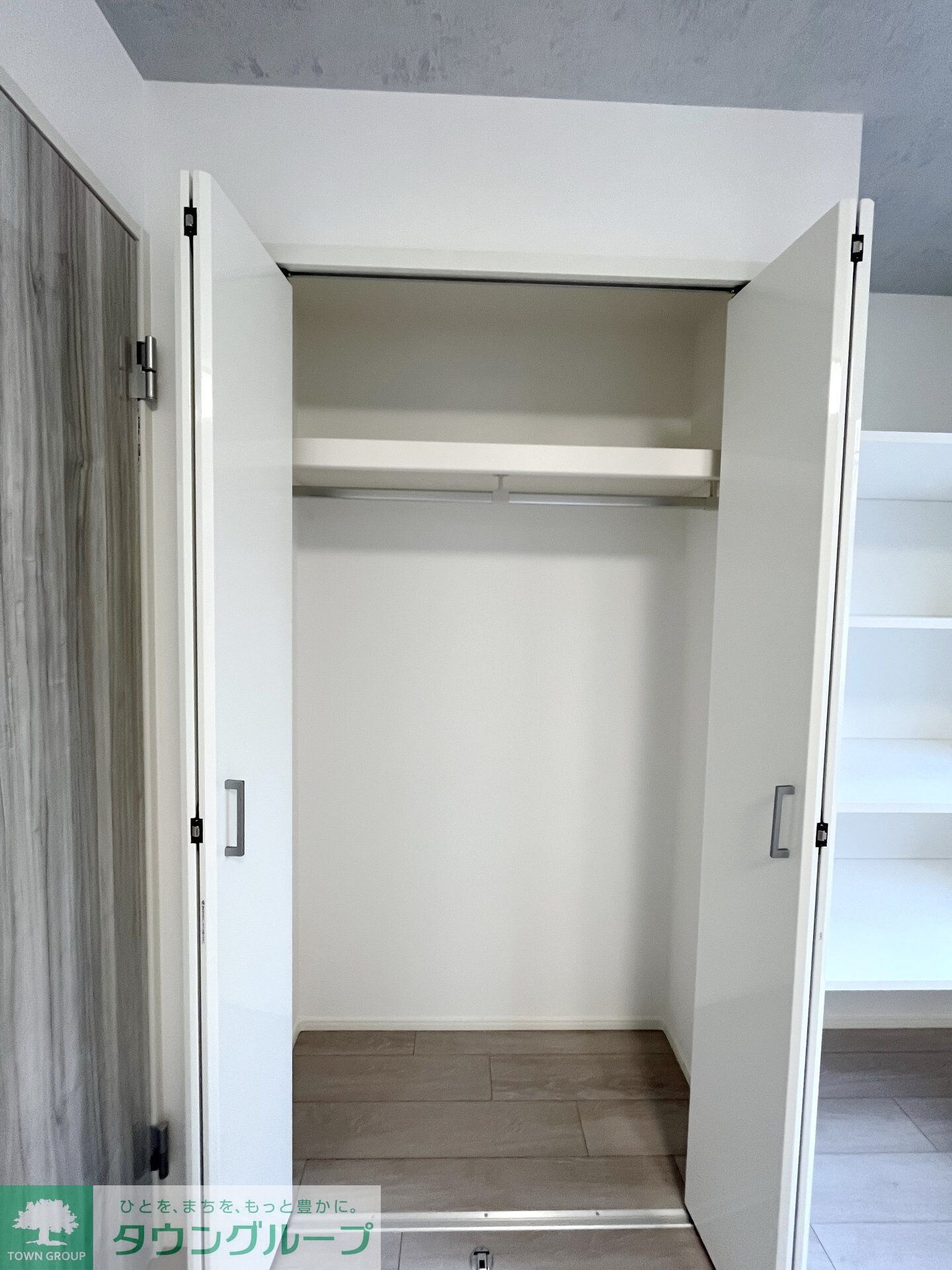 STRIPES 不動前の物件内観写真