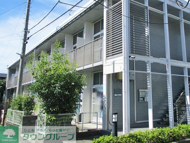 レオパレス鶴園の物件外観写真