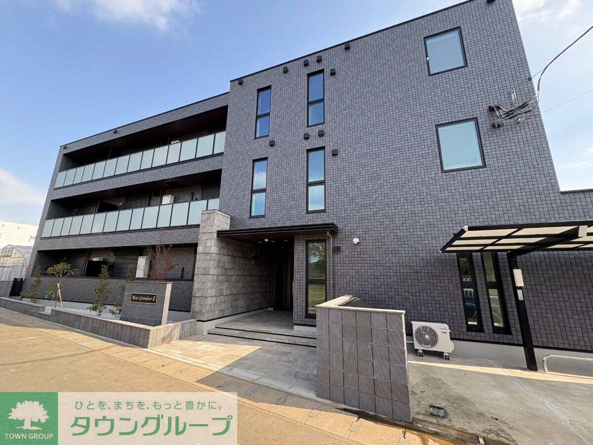 ニューグランデュールIIの物件外観写真