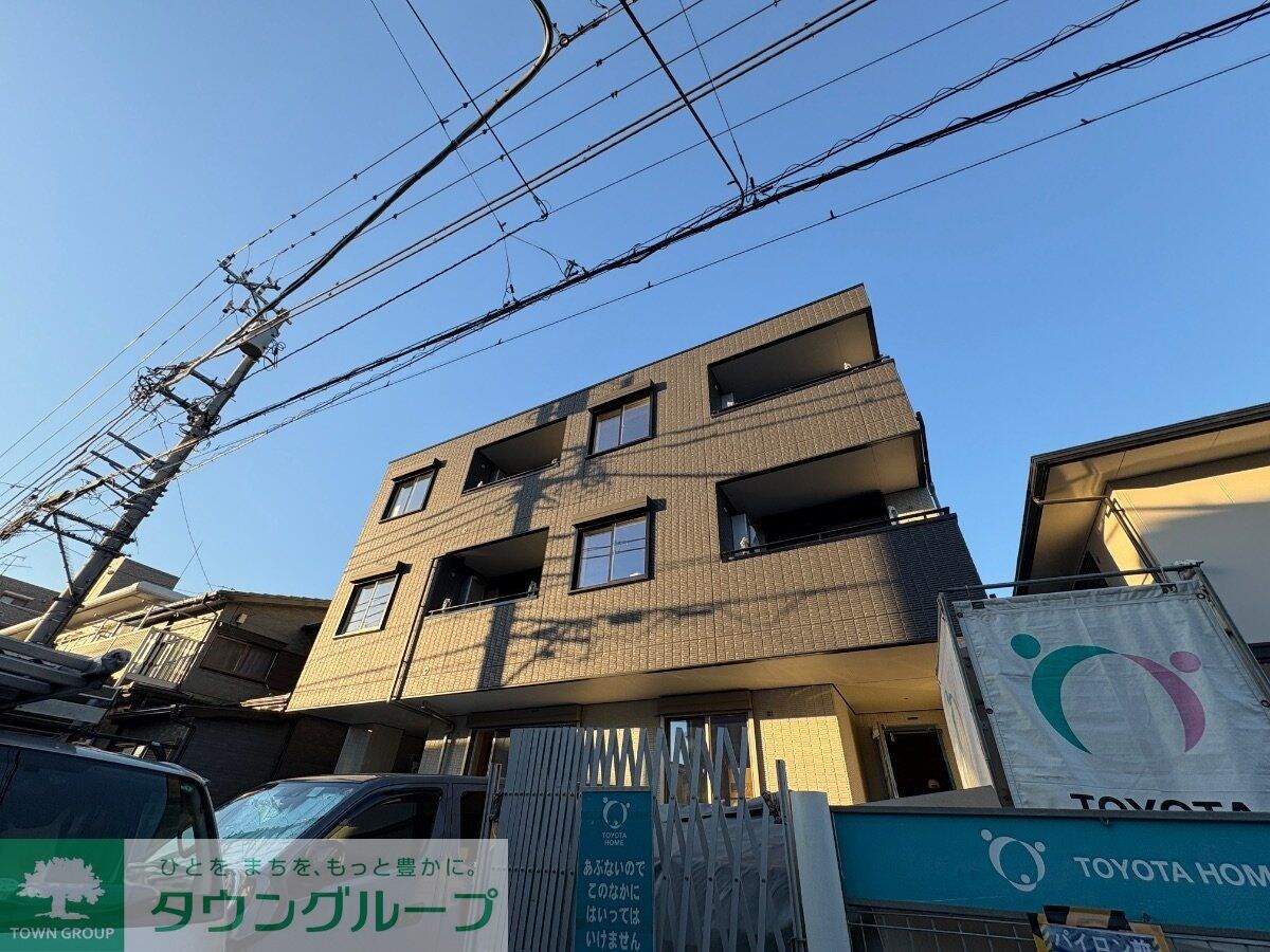 クイーンズ6の物件外観写真