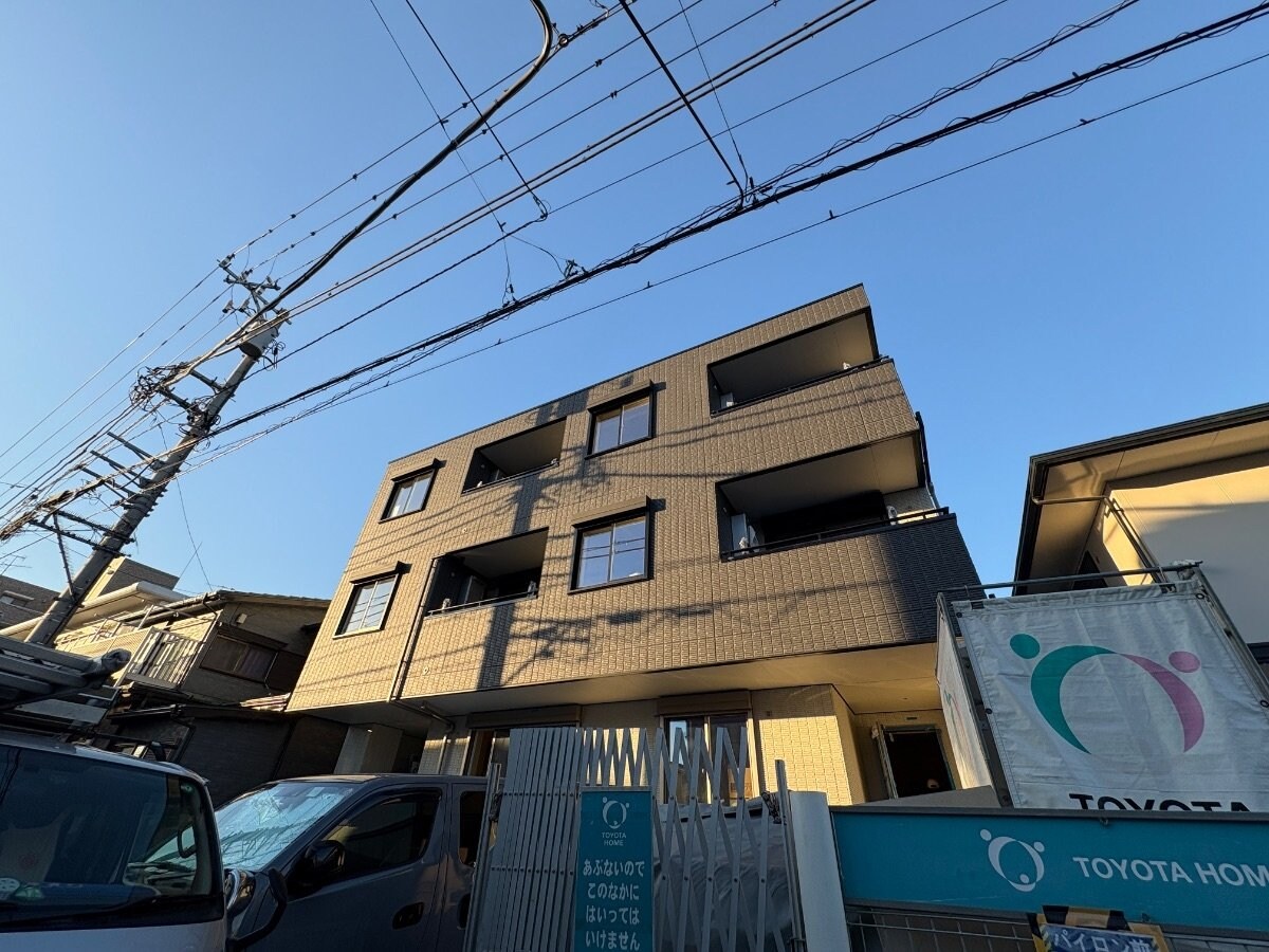 クイーンズ6の物件外観写真