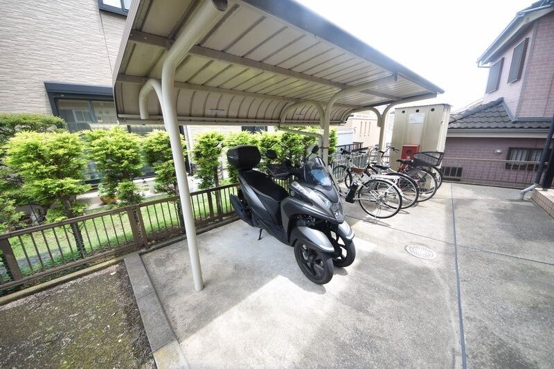 レオパレスブルースカイ　阿久和の物件内観写真