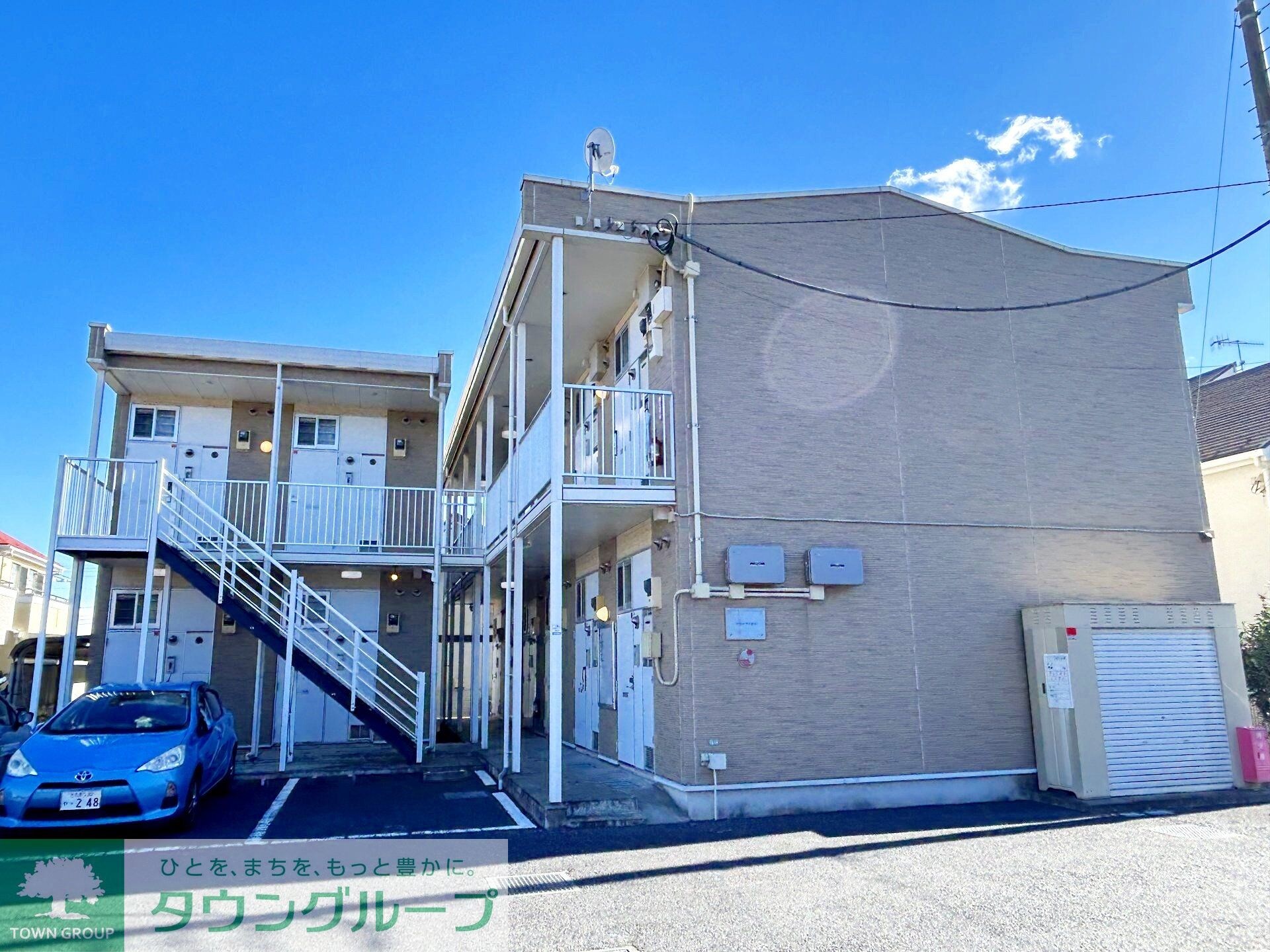 レオパレスマロンフィルドの物件外観写真