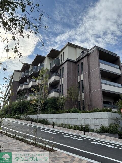 アトラスシティ千歳烏山グランスイート　杜ノ棟の物件外観写真