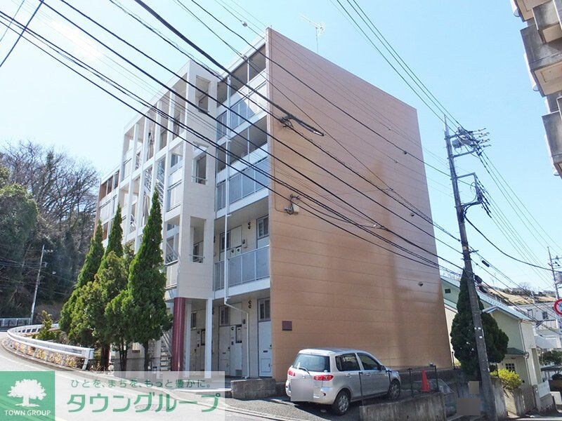 レオパレス聖蹟ロイヤルハイツの物件外観写真