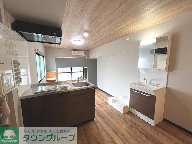 ReDEAL国立WESTの物件内観写真