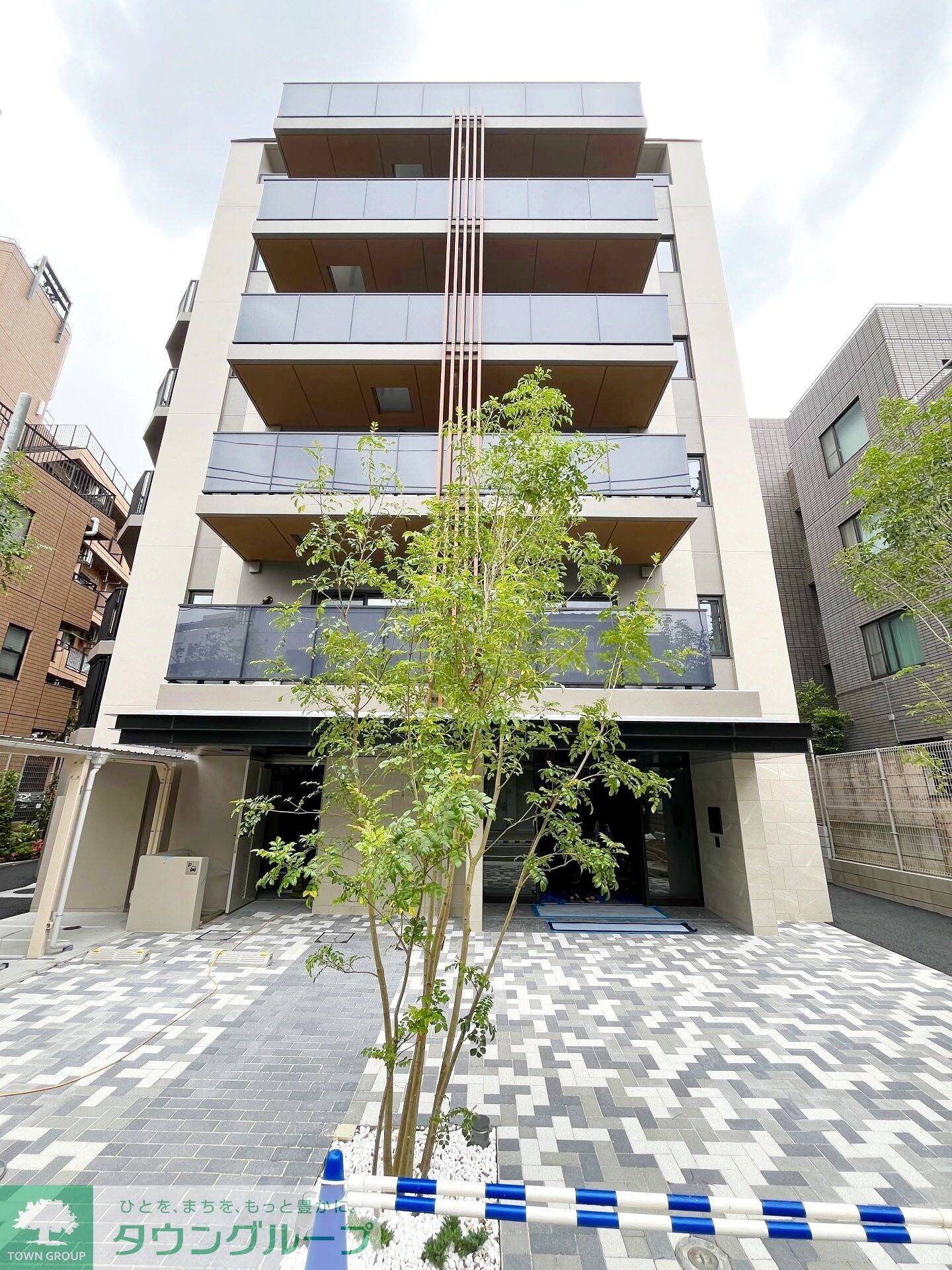 リビオメゾン東北沢の物件外観写真