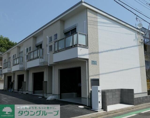 ガレージハウス　ライラックの物件外観写真