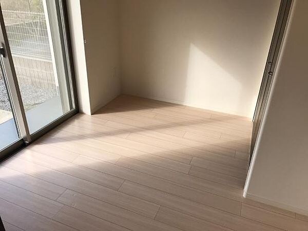 ラ・ロンディーネの物件内観写真