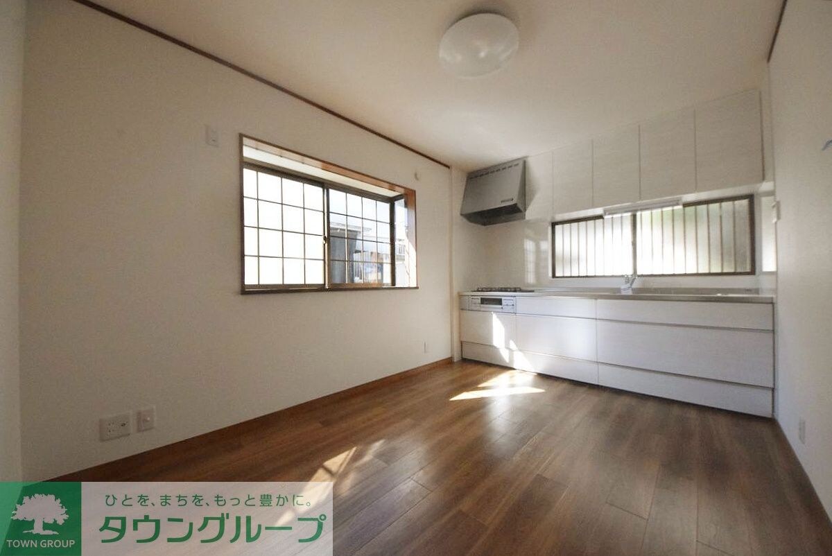 戸倉2丁目貸家の物件内観写真