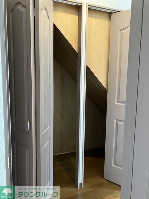 陽光の射す賃貸戸建ての物件内観写真