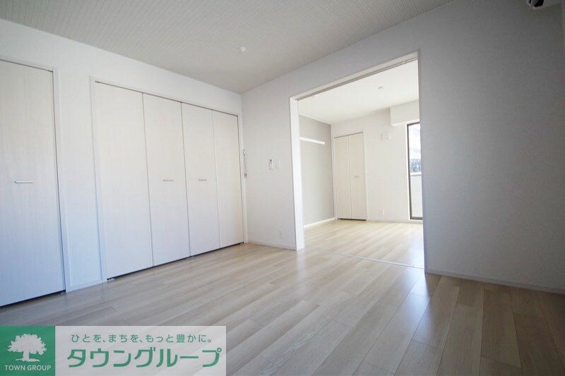 ヴィラローリーIIIの物件内観写真