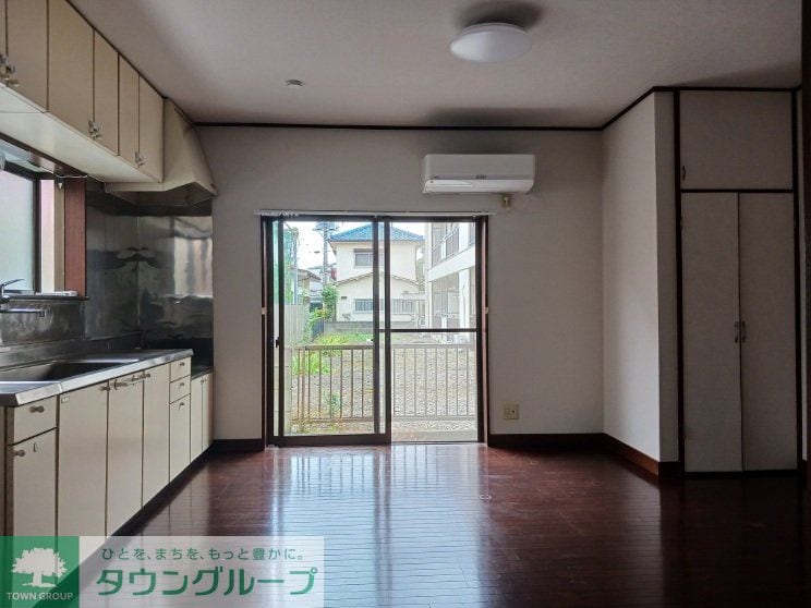 福生市南田園3-6-8戸建の物件内観写真