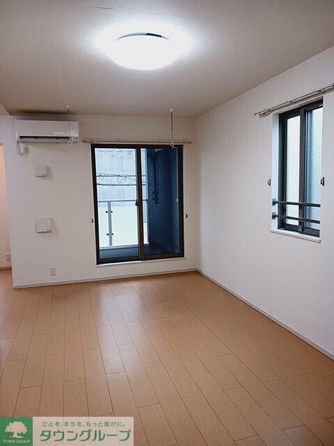 アン・ミケーリアの物件内観写真