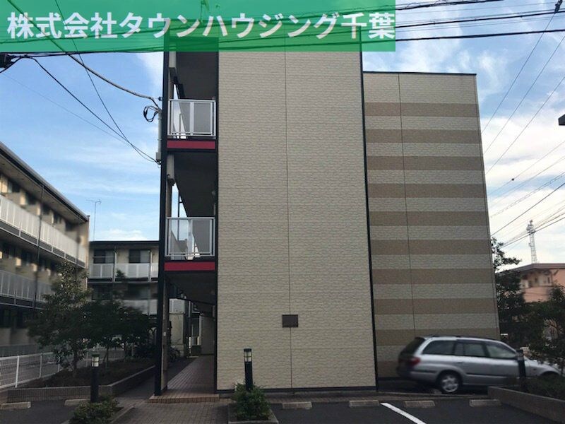 レオパレスニュー千葉ハイツ　Ａの物件外観写真