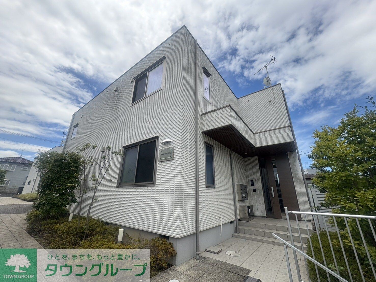 FOREST HILLS 　IIの物件外観写真